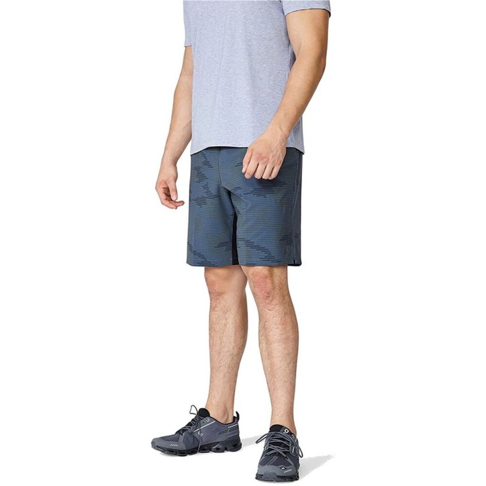 SOLFIRE Mens CyberCamo Athletic Workout Shorts, NWT